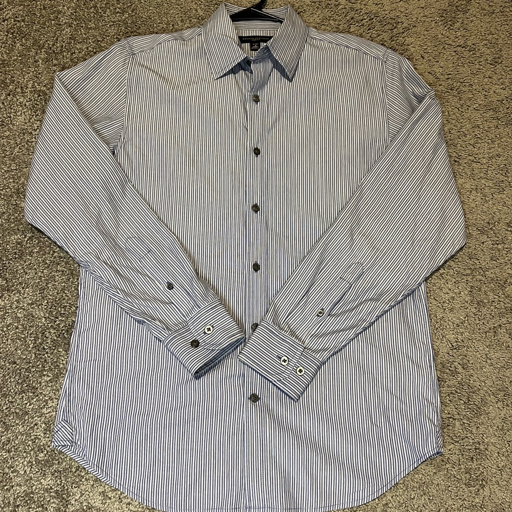 Men’s Small Banana Republic Long Sleeve Button Shirt. 14-14 1/2 neck